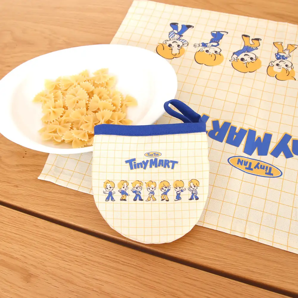 BTS - TinyTAN Tinymart Kitchen Glove - Image 9