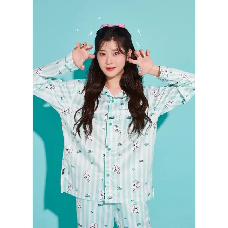 BTS - TinyTAN x TIYP - peek-a-boo Pajama - Image 12
