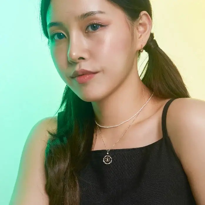 CLUE - Laurel Circular Butterfly Rose Gold Necklace - Image 5