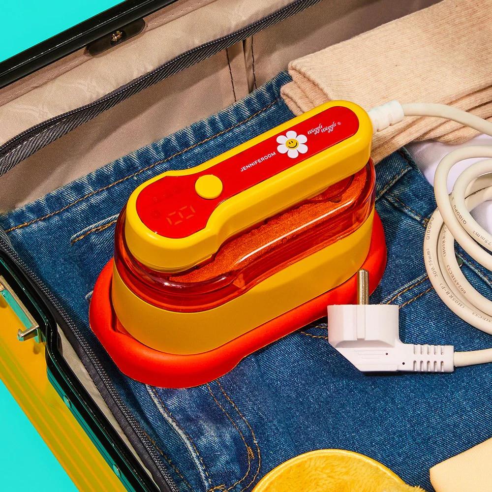 JENNIFEROOM X Wiggle Wiggle - Handy Steam Iron - Image 3