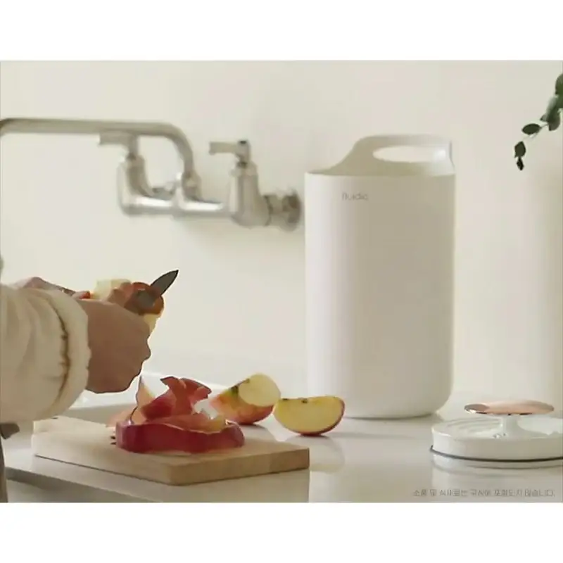 Today's House - Fluidic Vacuum Food Waste Bin - Image 2