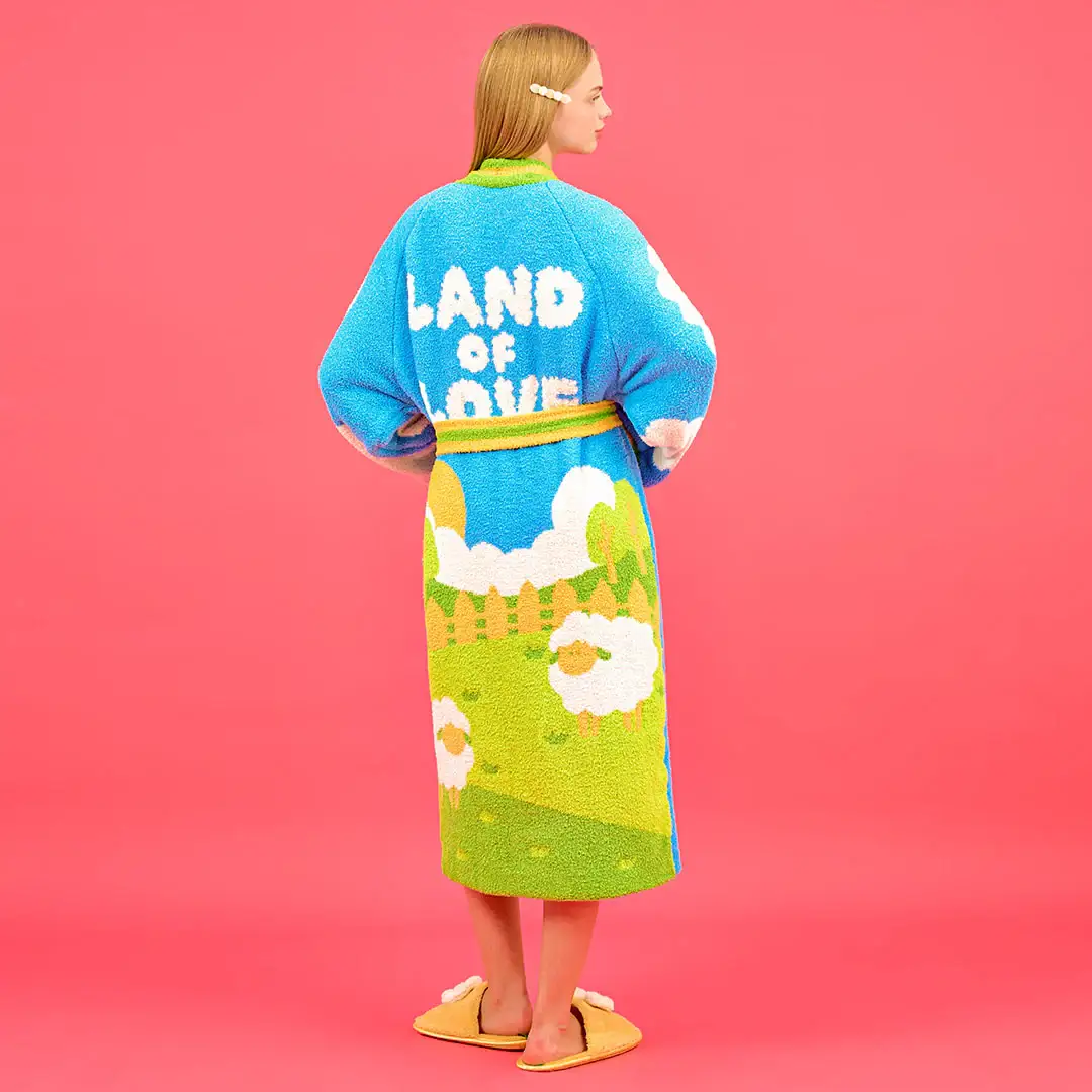 Wiggle Wiggle - Land of Love Lounge Robe - Image 2