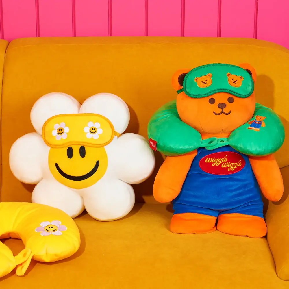 Wiggle Wiggle - Travel Neck Pillow & Eye Pad Set - Image 2