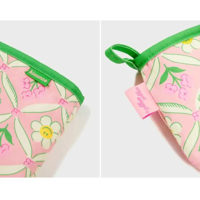 Wiggle Wiggle X Kieunse - Kitchen Gloves & Apron Set - Image 14